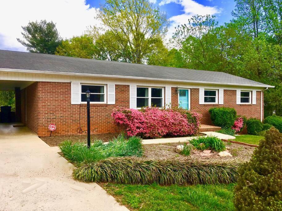 Hotel Humble Abode Hickory Exterior foto